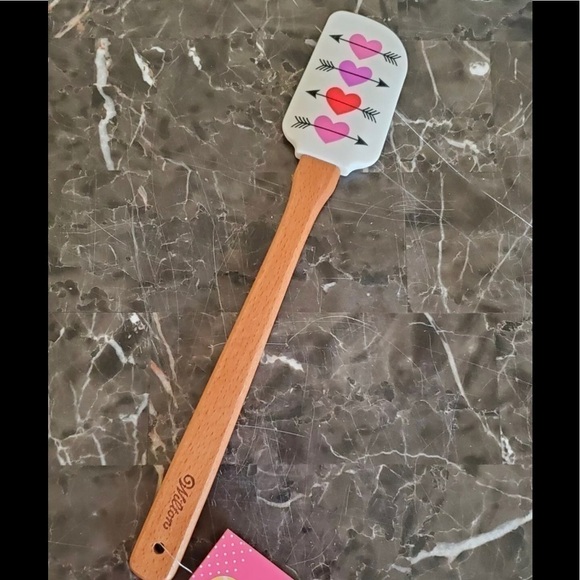 Silicone Spatula Hearth arrow by Wilton Head Heat Resistant - Picture 1 of 4